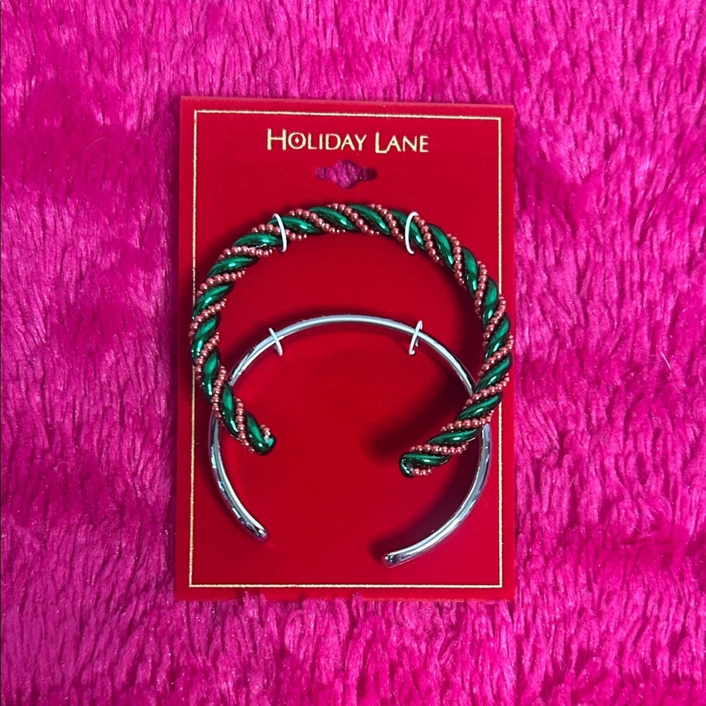 2 Holiday Lane Festive Green and Silver bracelet